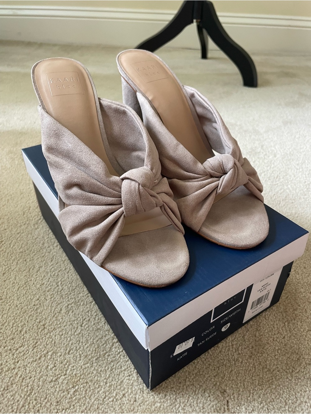 Kaari Blue Neutral Knot Suede Mule Slides